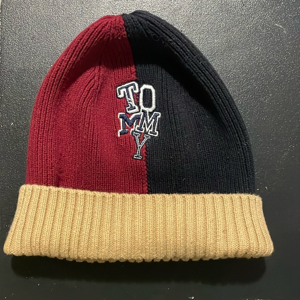 Tommy Hilfiger winter hat used in good condition
